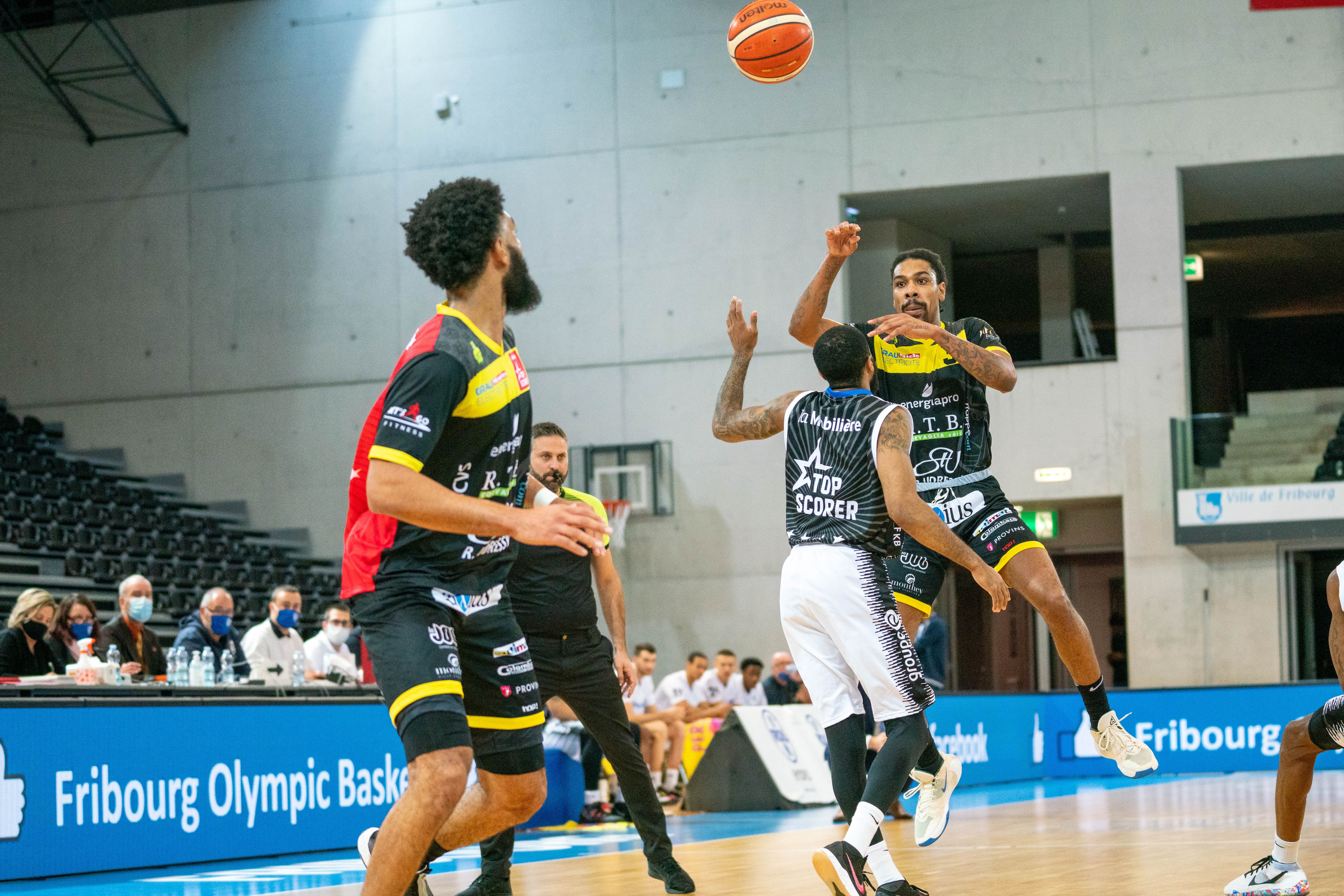 Basket: Monthey et Troistorrents dominés par les formations fribourgeoises